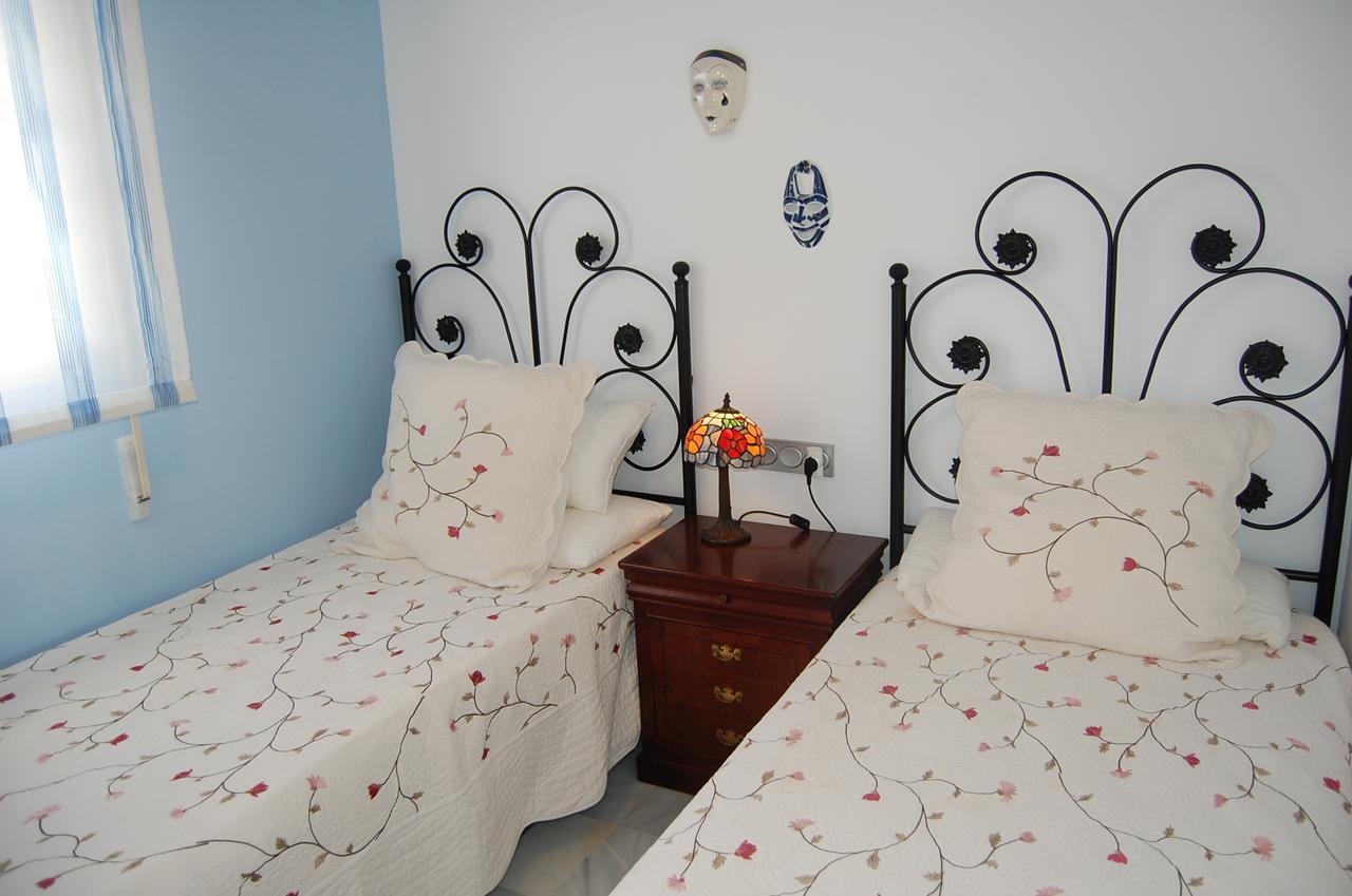 Apartment Fuentes De เนร์คา ภายนอก รูปภาพ